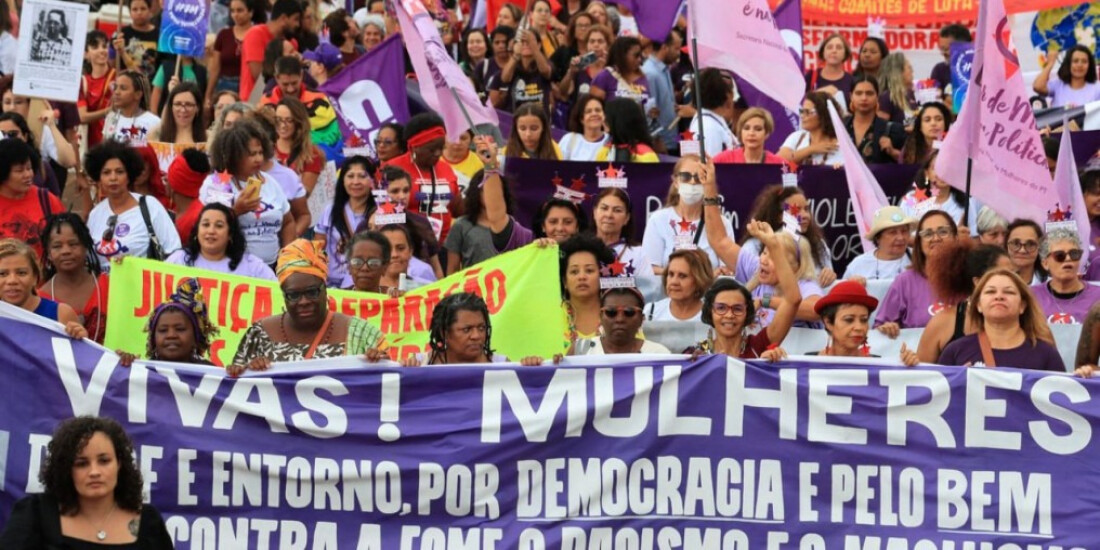 Mulheres fazem ato contra aumento de casos de feminicídio no DF