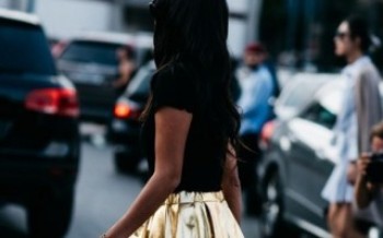 Tênis branco, dourado ou prata é tendência nas ruas