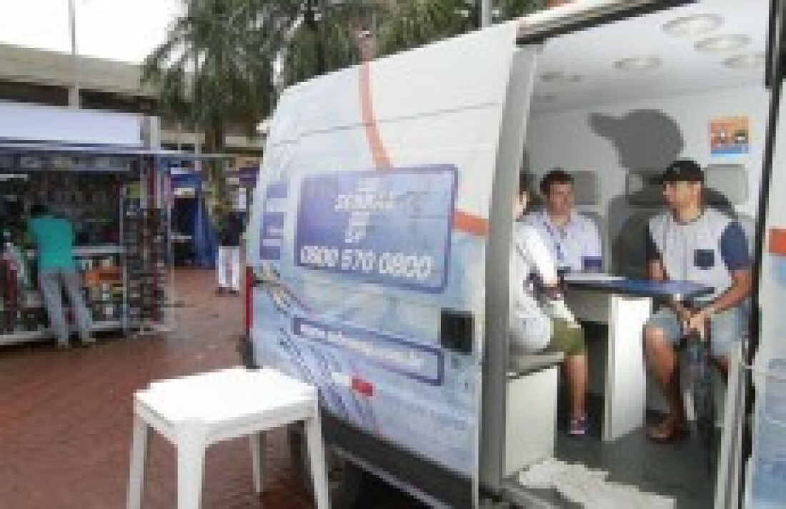 Sebrae Móvel esclarece dúvidas dos ferrazenses