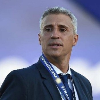 Hernán Crespo promete time competitivo e pede paciência