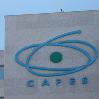 Capes consolida critérios para distribuição de bolsas de pós-graduação