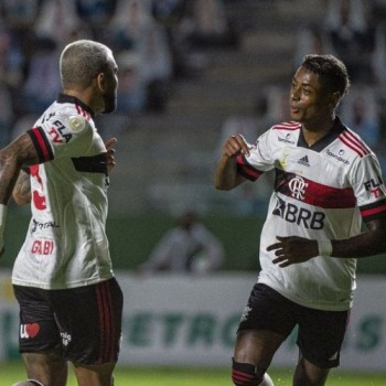 Flamengo enfrenta Corinthians no Maracanã em busca da ponta da tabela