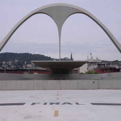 Com Carnaval cancelado, turismo e comércio tomam medidas contra crise