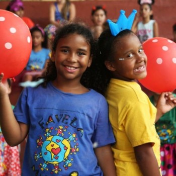 ONG produz vídeos para alegrar carnaval de crianças e jovens em casa