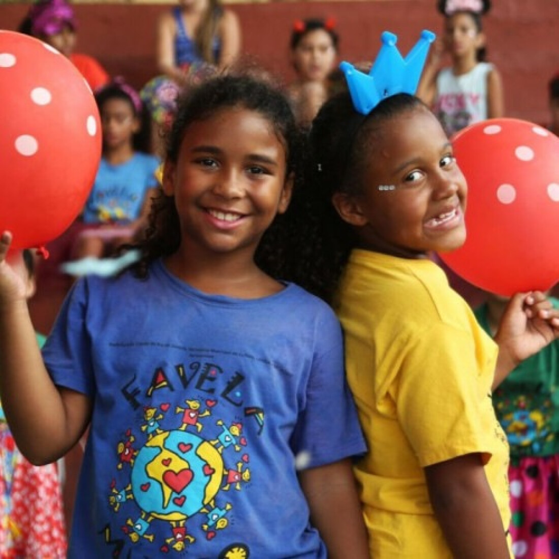 ONG produz vídeos para alegrar carnaval de crianças e jovens em casa