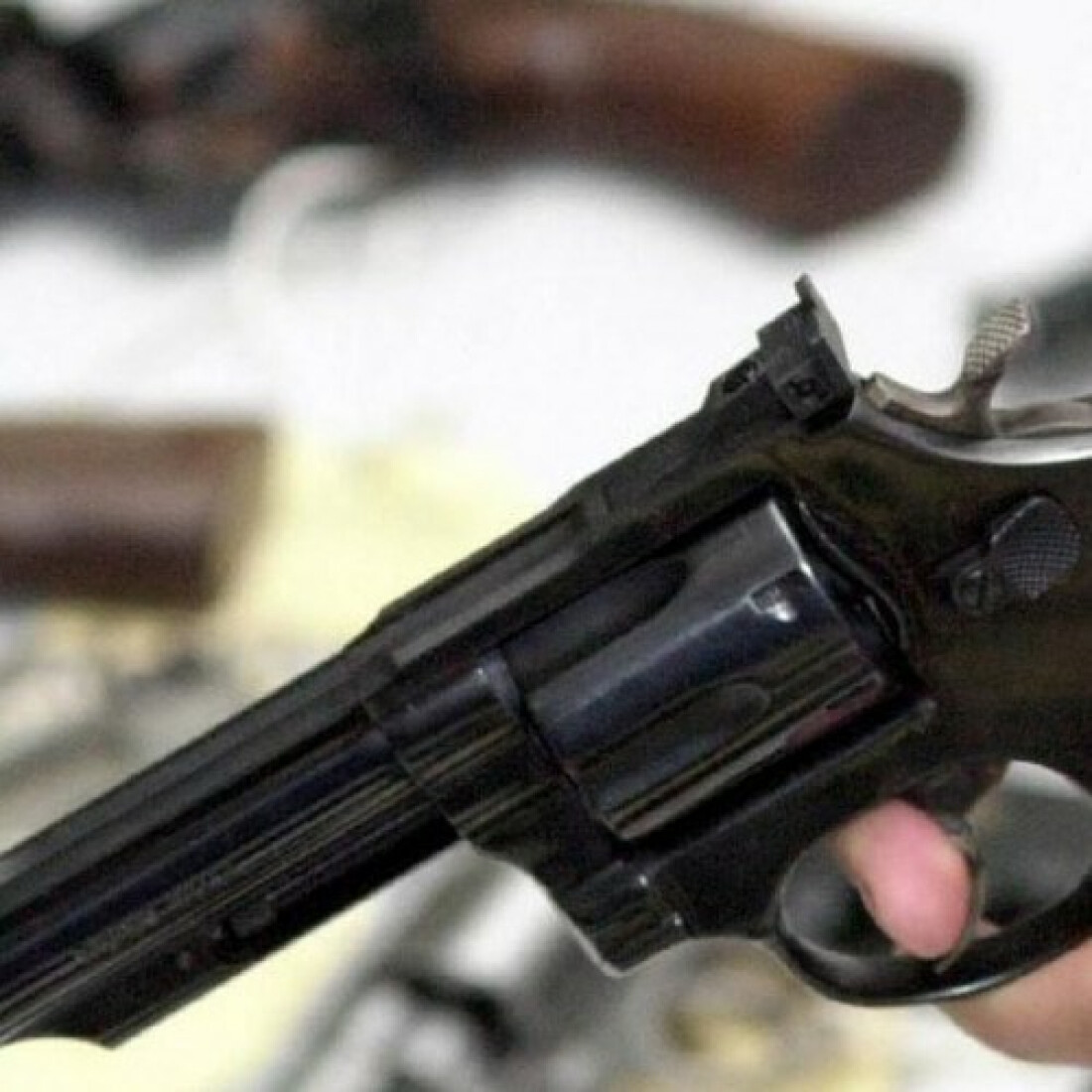 Governo altera decretos para ampliar acesso a armas e munições