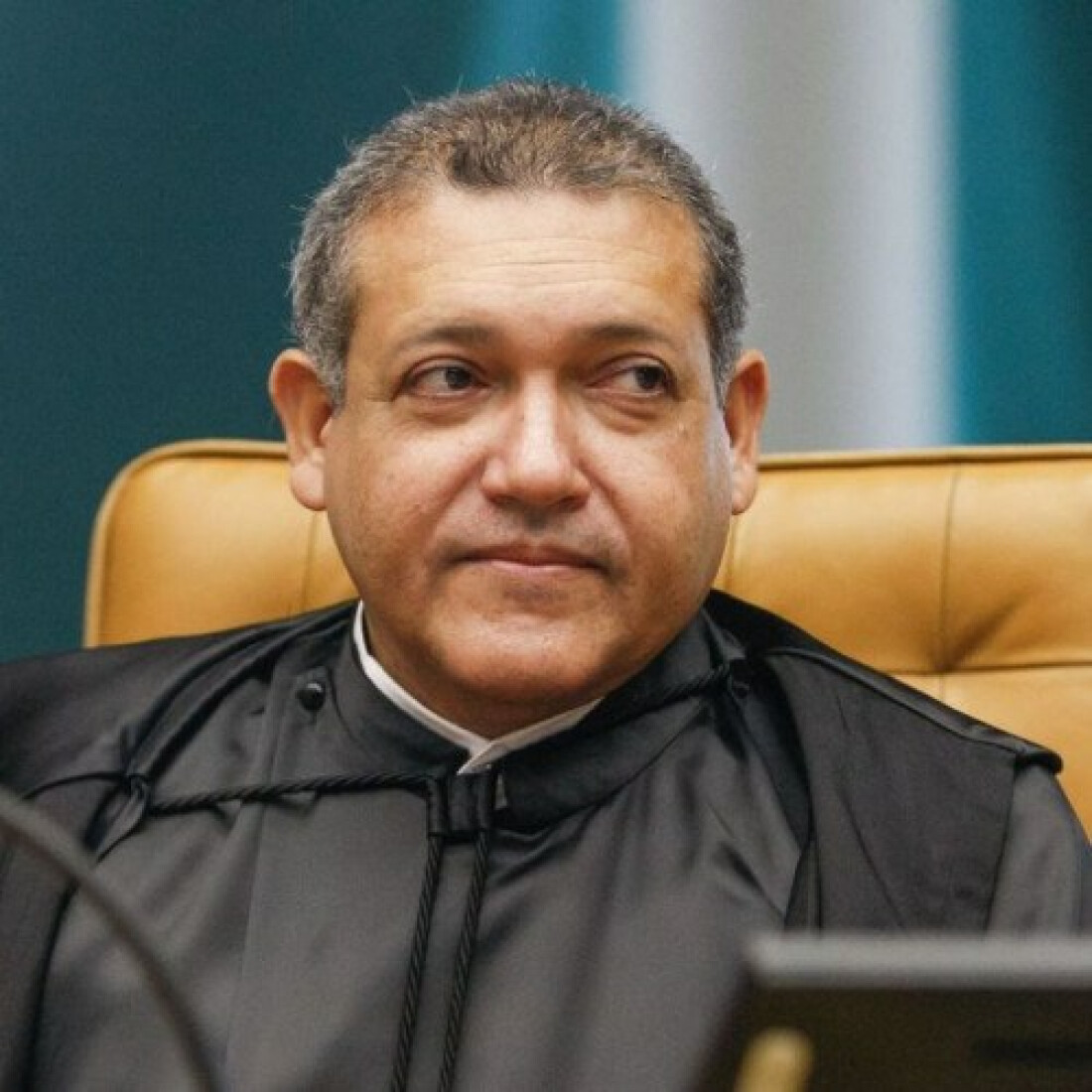 Nunes Marques analisa ação contra suspensão de atividades religiosas