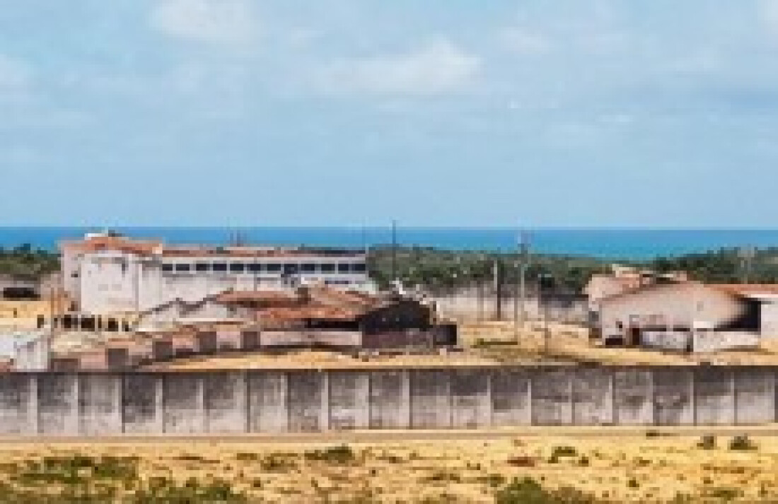 Muro que separa facções é erguido