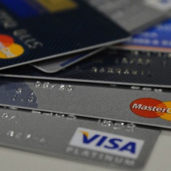 Registro de recebíveis de cartões é adiado para junho