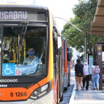 Frota de ônibus da capital paulista emitiu 50% menos poluentes em 2021