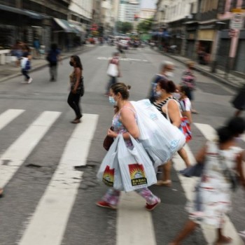 Vendas do comércio do Rio caem 15% em janeiro