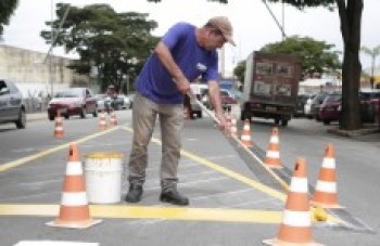 Prefeitura duplica faixa da avenida Paulo Portela