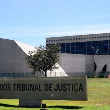 STJ aceita denúncia contra governador afastado do Rio de Janeiro