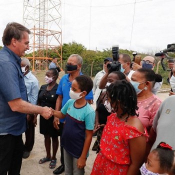 Bolsonaro: novo auxílio pode começar em março e durar até quatro meses