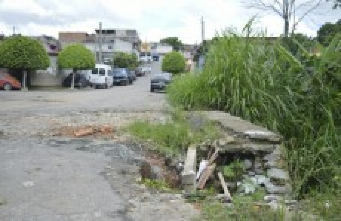 Moradores cobram serviços nas ruas do Jardim Graziela