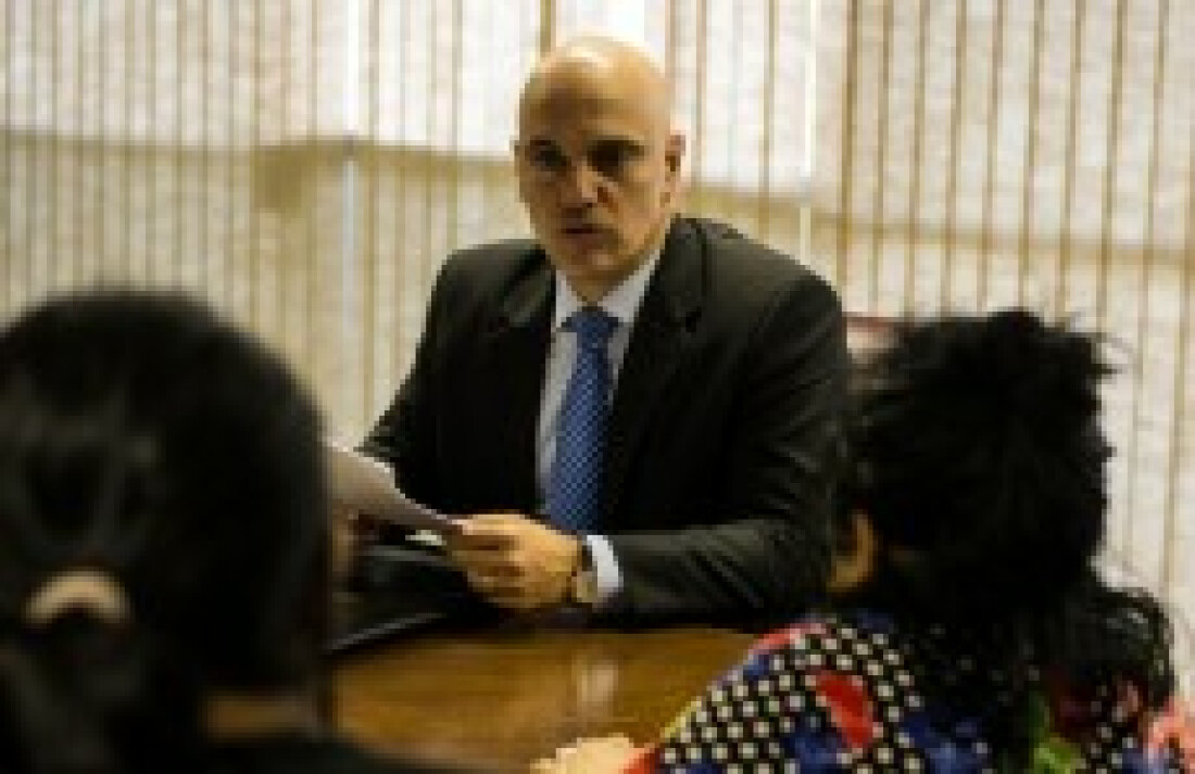 Ministro recebe pedido de demissão coletiva