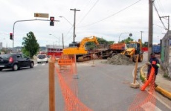 Trecho da avenida Japão é interditado