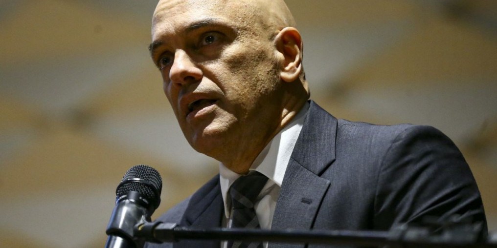 Moraes permite visita de deputados a presos em 8 de janeiro
