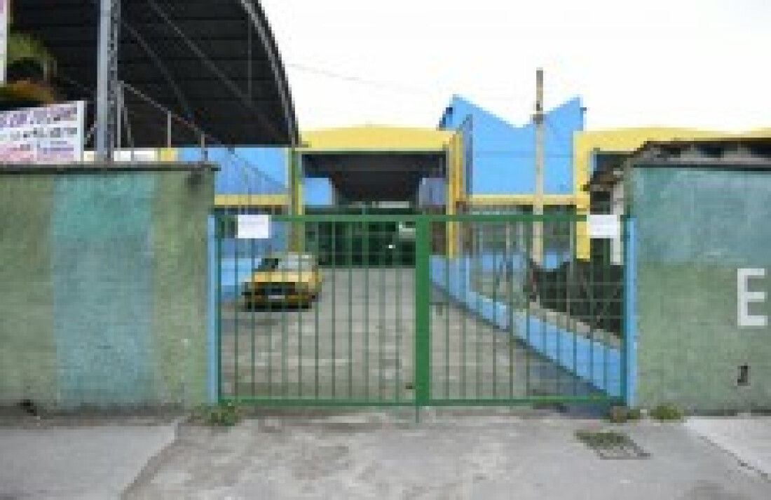 Mesmo em greve, professores lecionam de forma remota