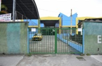 Mesmo em greve, professores lecionam de forma remota