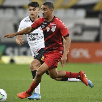 Em duelo eletrizante, Corinthians e Athletico-PR ficam no empate