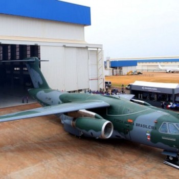 Julgamento sobre reintegração de demitidos da Embraer é adiado