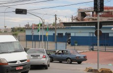 Semáforo quebrado causa vários acidentes em Ferraz