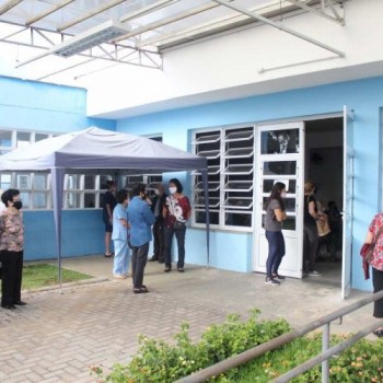 Professores contra retorno das aulas lecionam de forma online