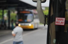 Passageiros criticam o reajuste