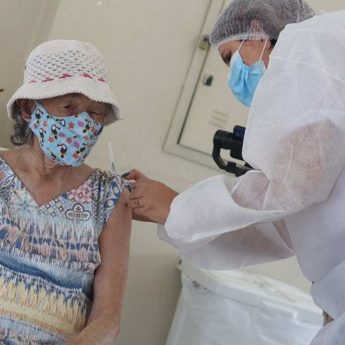 Vacinação para idosos acima dos 80 anos começa amanhã