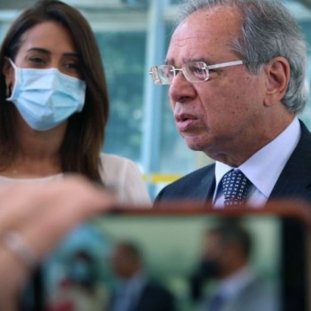 Gastos com pandemia não podem passar para futuras gerações, diz Guedes
