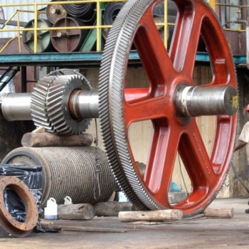 Doze locais tiveram queda na produção industrial em 2020, diz IBGE