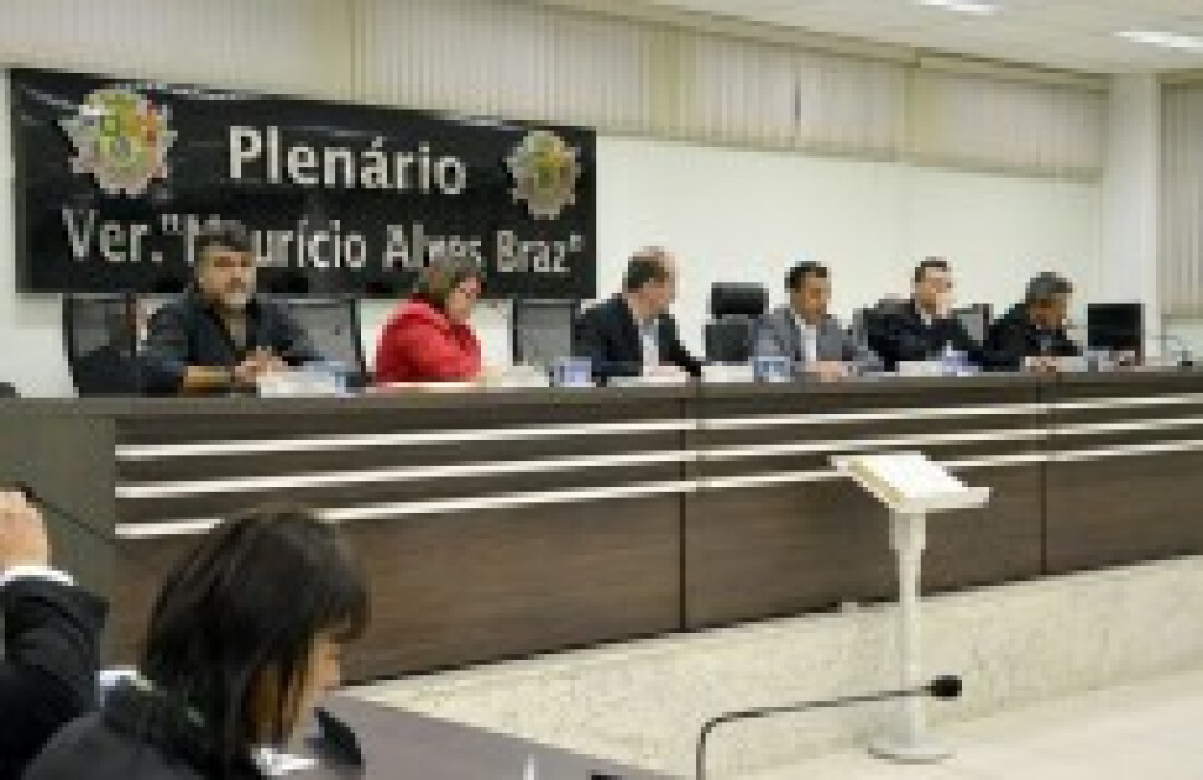 Vereadores rejeitam contas de ex-prefeito
