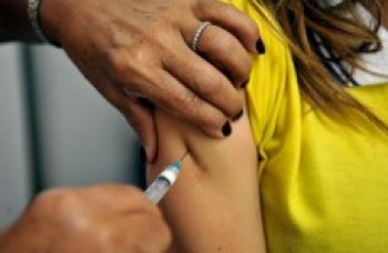 Epidemia não chega na região, mas vacinas começam a faltar