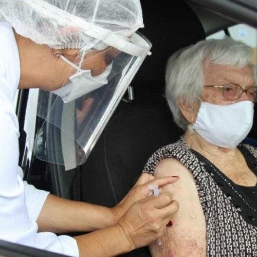 Idosos podem ser vacinados a partir de hoje contra a Covid-19