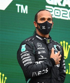 Hamilton chega a acordo com a Mercedes para temporada de 2021 na F1
