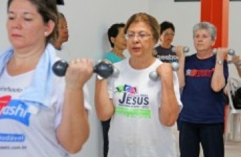 Atividades no Parque da Cidade contam com cerca de 200 idosos