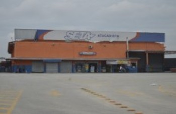 Atacadista começa a fechar portas de unidades na região