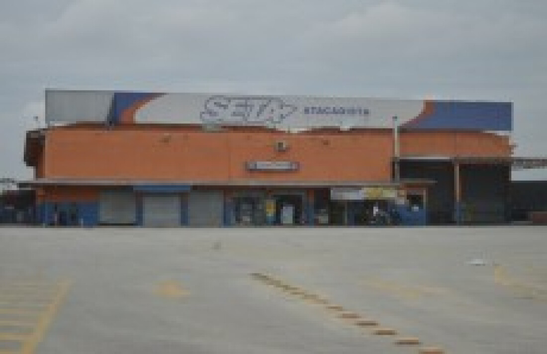 Atacadista começa a fechar portas de unidades na região