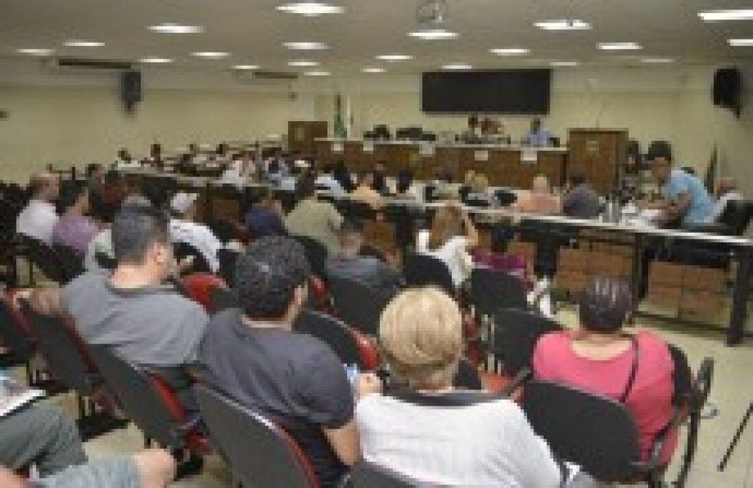 Reajuste de tarifas é adiado para dia 16