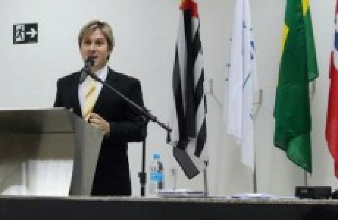 Lisandro critica ações que transfere responsabilidade