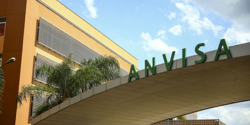 Anvisa suspende autorização de uso de medicamento contra covid-19
