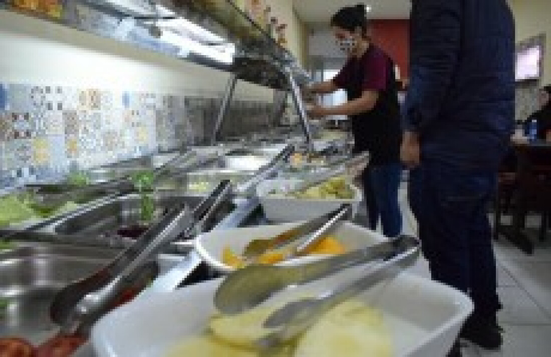 Donos de bares e restaurantes celebram fim da fase vermelha