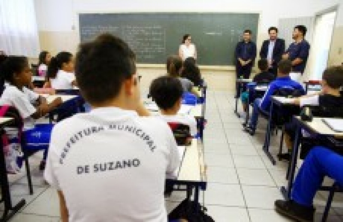 Prefeito e secretário vão a escolas no 1ª dia de aula