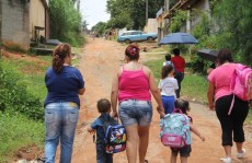 Alunos ficam sem transporte na Escola Maria Rita Gomes