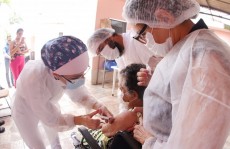 Novo lote da CoronaVac chega até amanhã para início da vacinação aos idosos da região