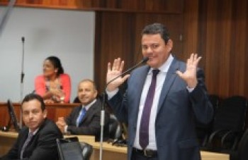 Legislativo convocará empresa de iluminação