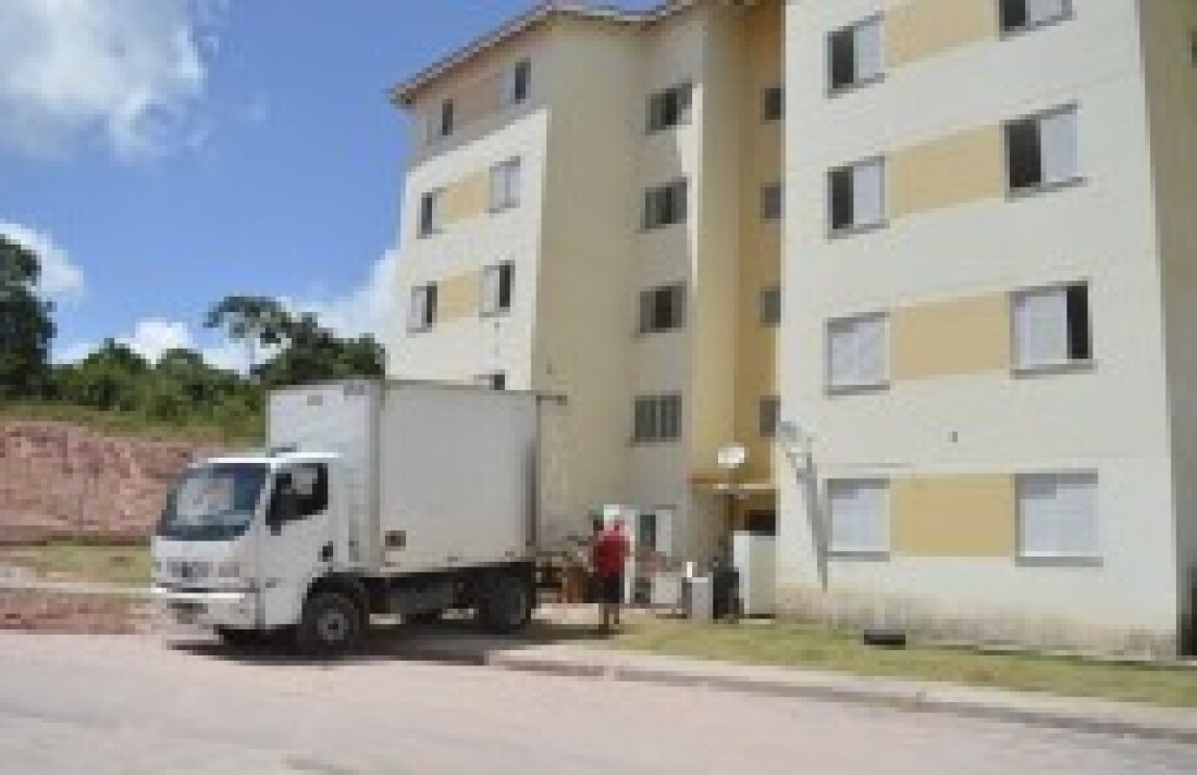 PM desocupa 280 apartamentos invadidos