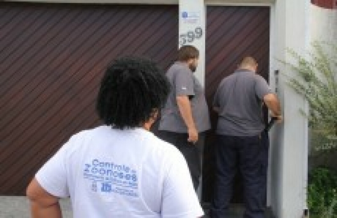 Núcleo da Dengue abre residências