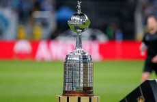 Times brigam por maior prêmio da história